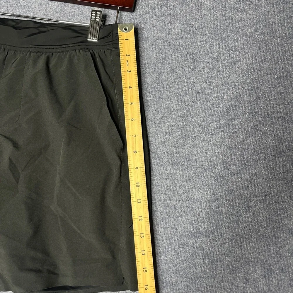 Ten Thousand The Interval Short 7